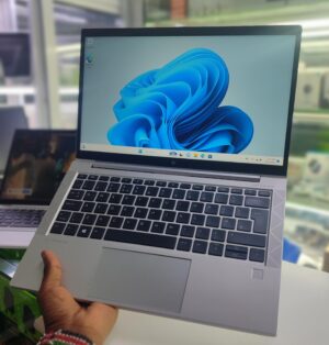 HP EliteBook 830 G8